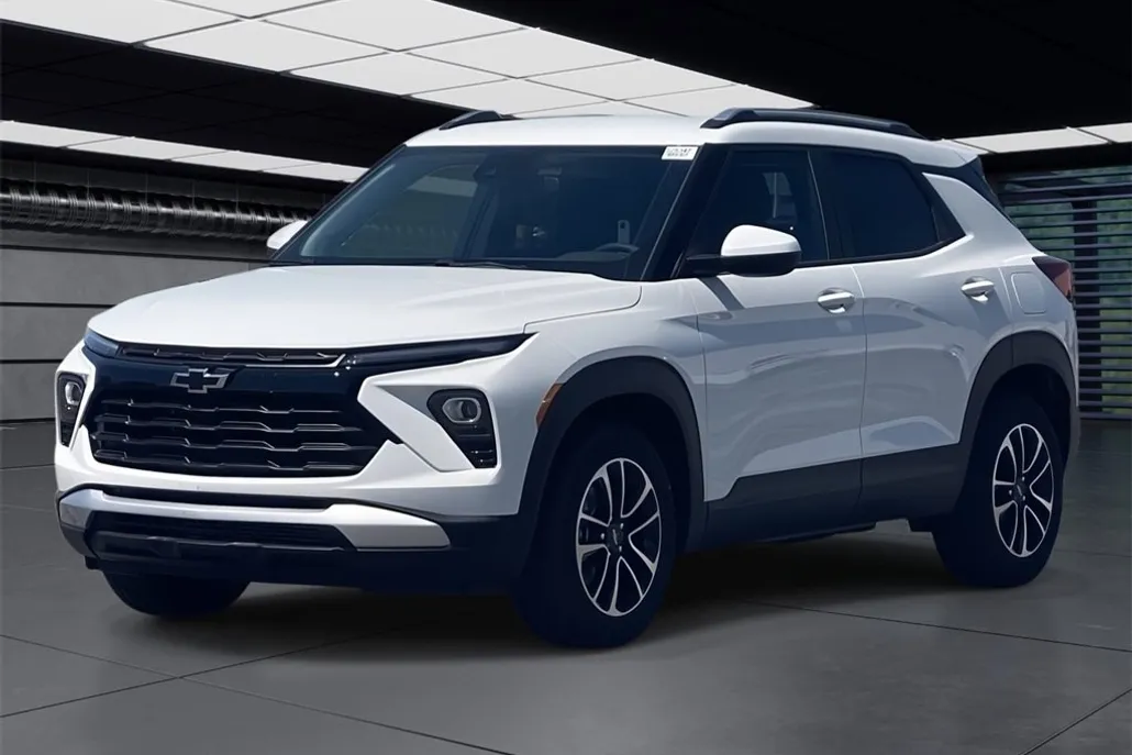2025 Chevrolet Trailblazer LT photo 1