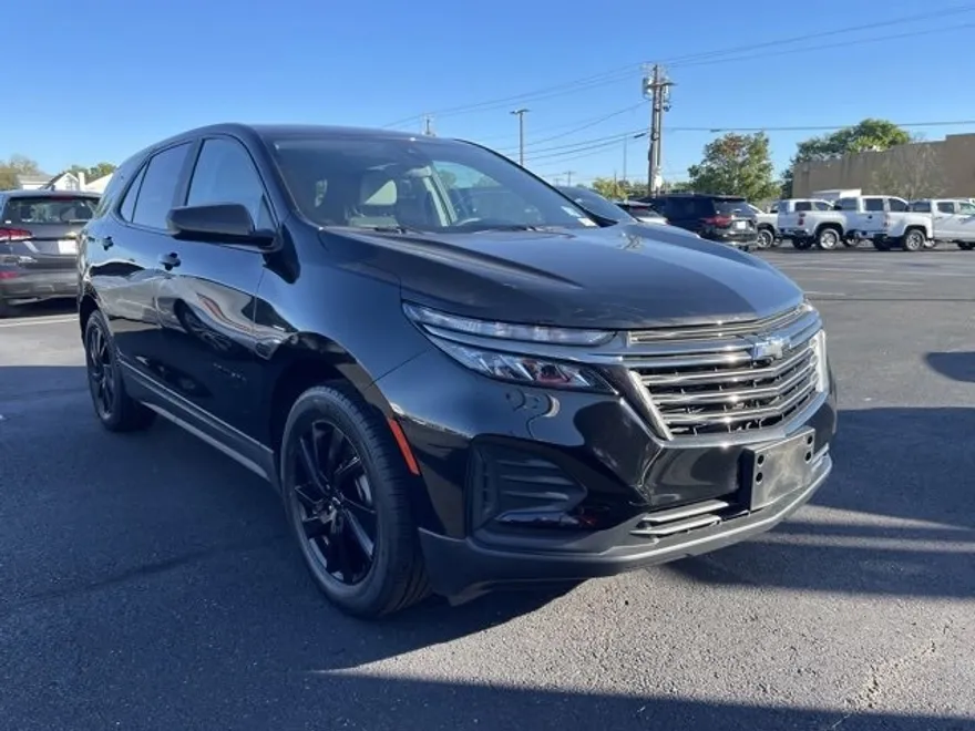 2023 Chevrolet Equinox LS photo 1