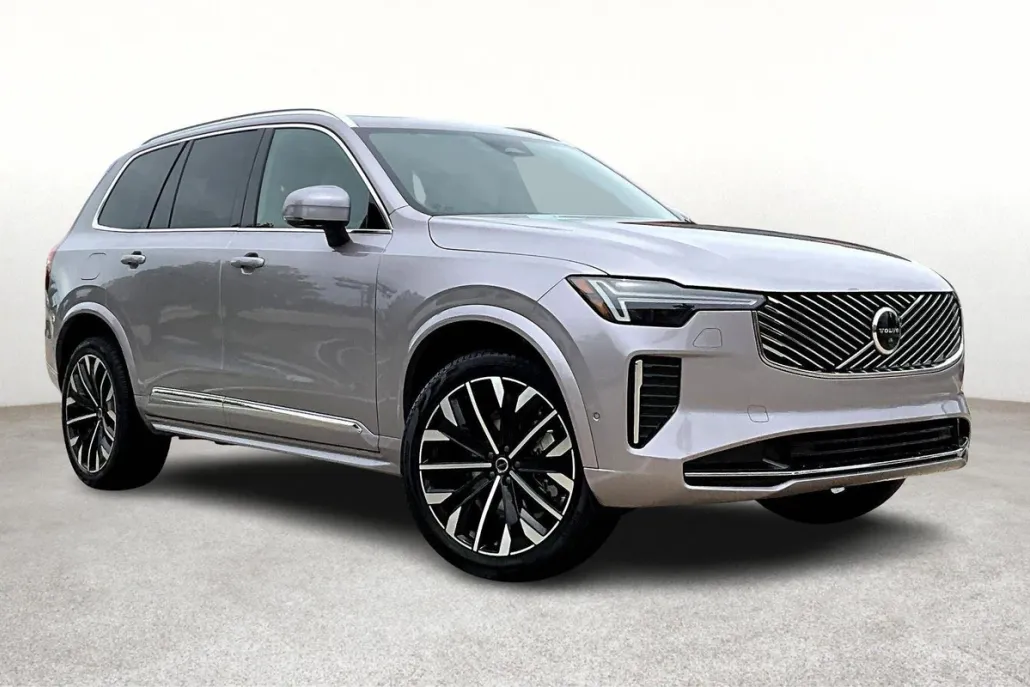 2026 Volvo XC90 Plus photo 1