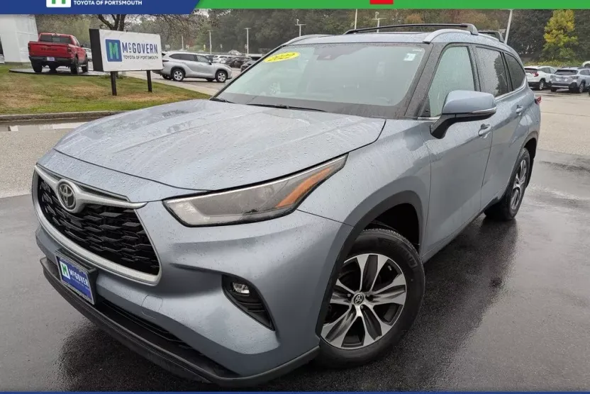 2022 Toyota Highlander XLE photo 1