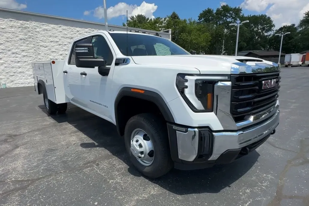 2025 Gmc Sierra 3500 HD Pro photo 1