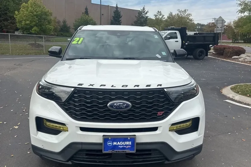 2021 Ford Explorer ST photo 1
