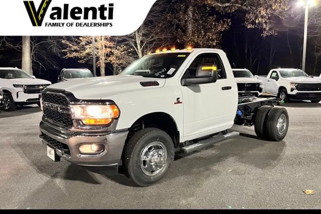 2024 Ram 3500 Tradesman photo 1