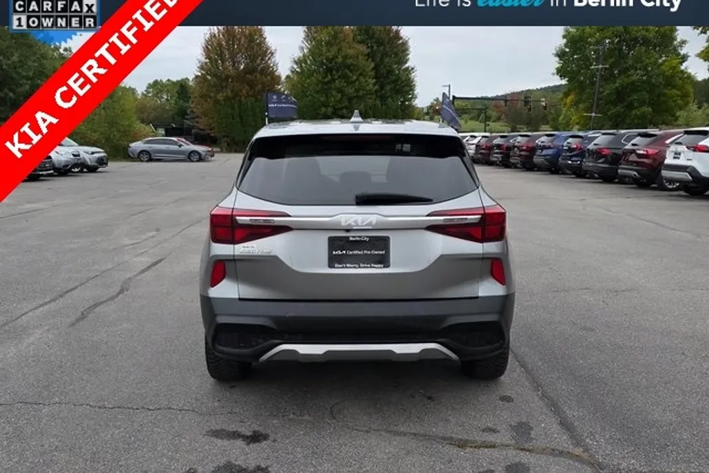 2023 Kia Seltos LX photo 1