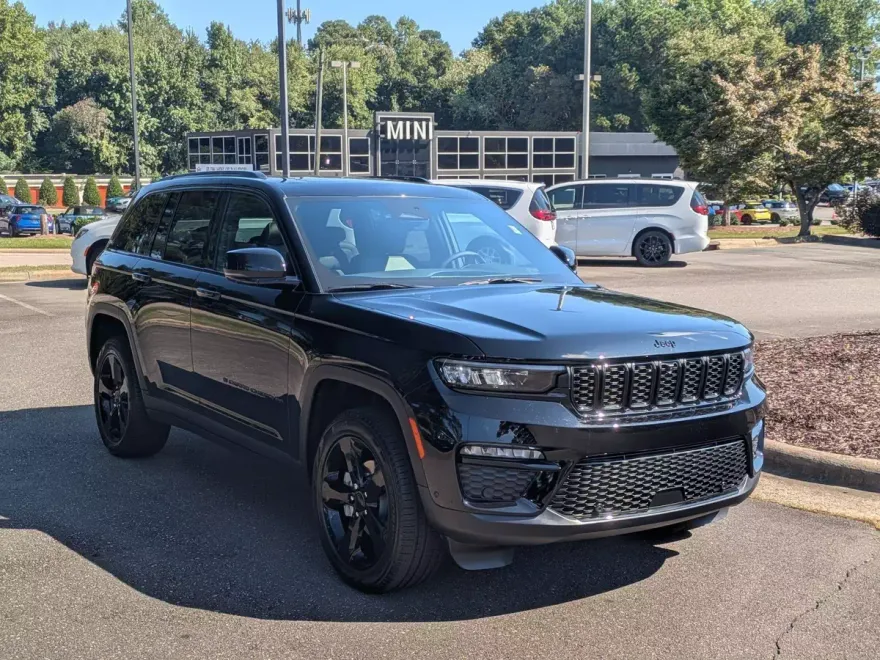 2025 Jeep Grand Cherokee Limited photo 1