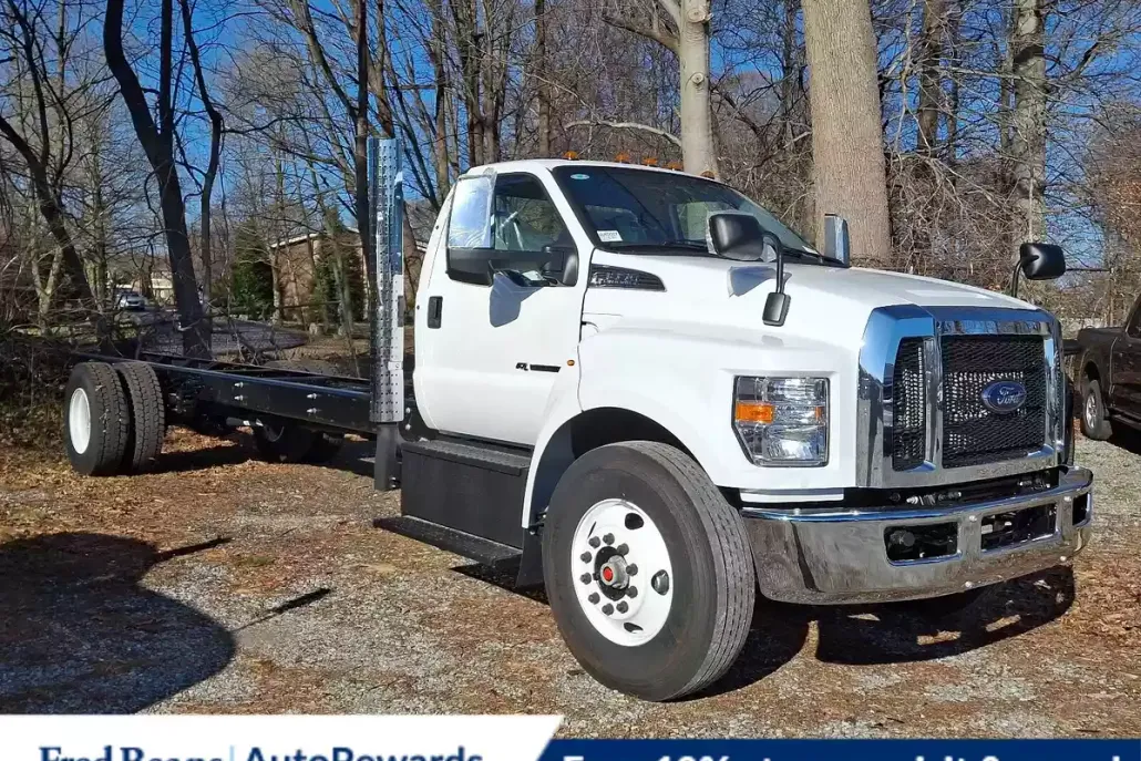 2026 Ford F-650 Base photo 1