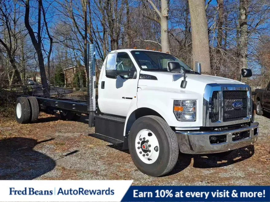 2026 Ford F-650 Base photo 1