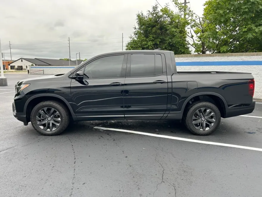 2023 Honda Ridgeline Sport photo 1