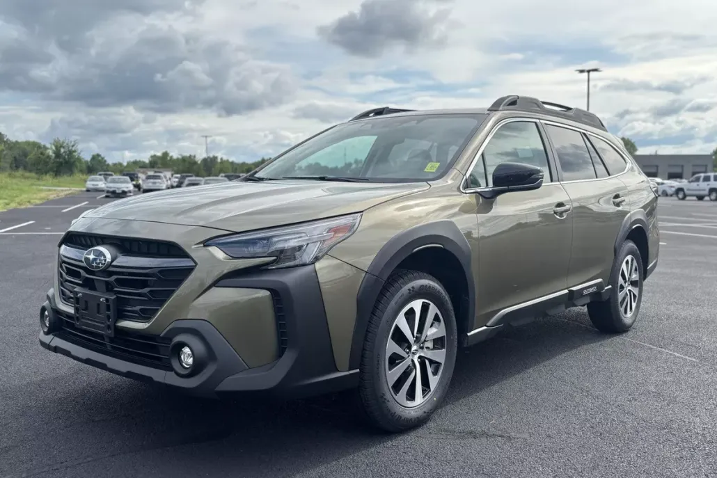2024 Subaru Outback Premium photo 1
