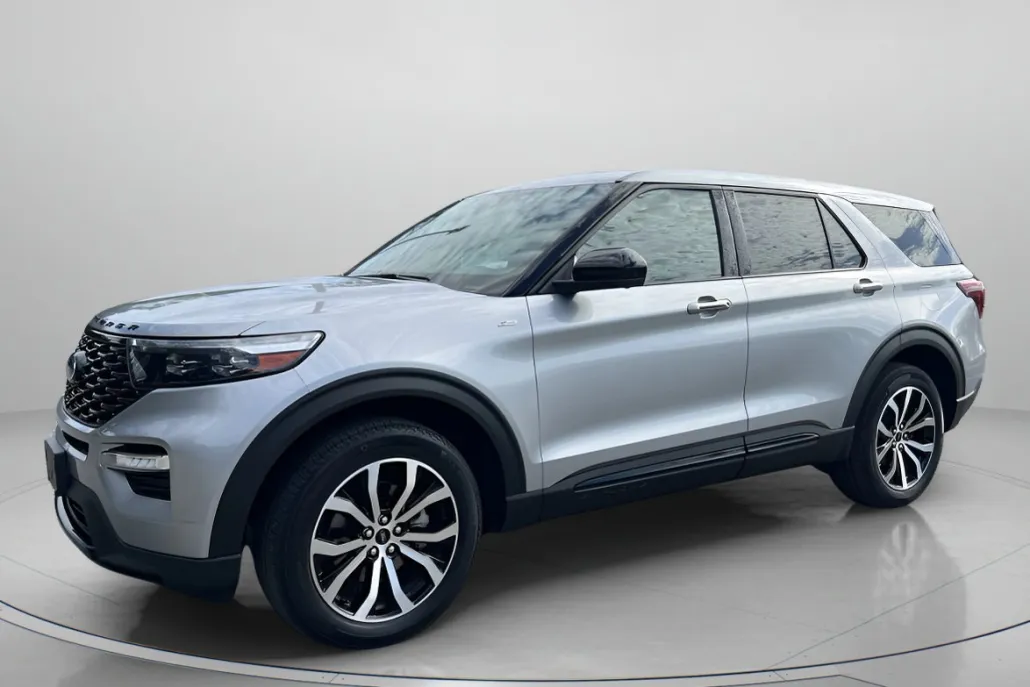 2022 Ford Explorer ST-Line photo 1