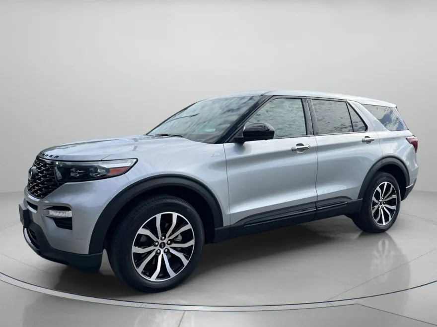 2022 Ford Explorer ST-Line photo 1