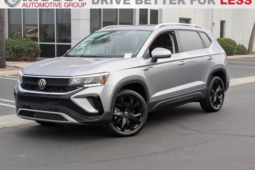 2024 Volkswagen Taos SE photo 1