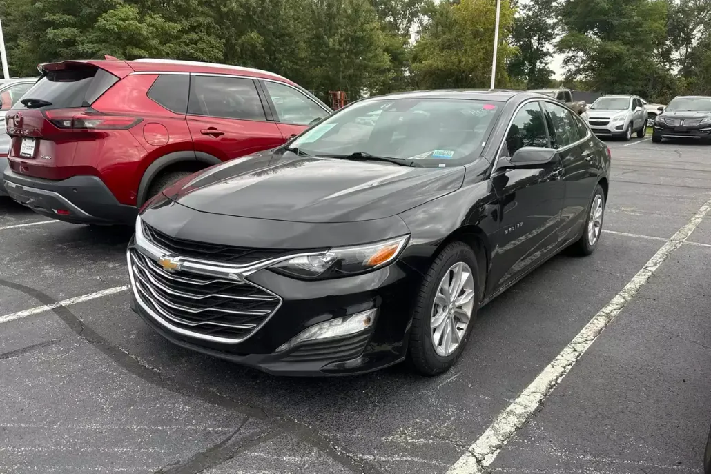 2024 Chevrolet Malibu 1LT photo 1