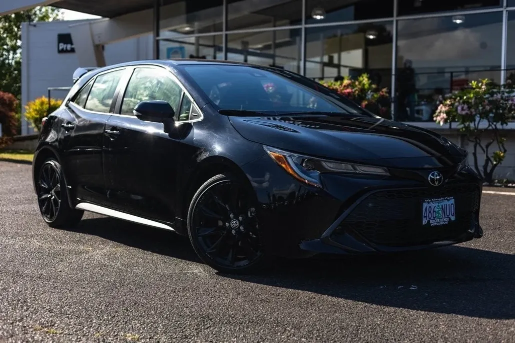 2022 Toyota Corolla SE photo 1