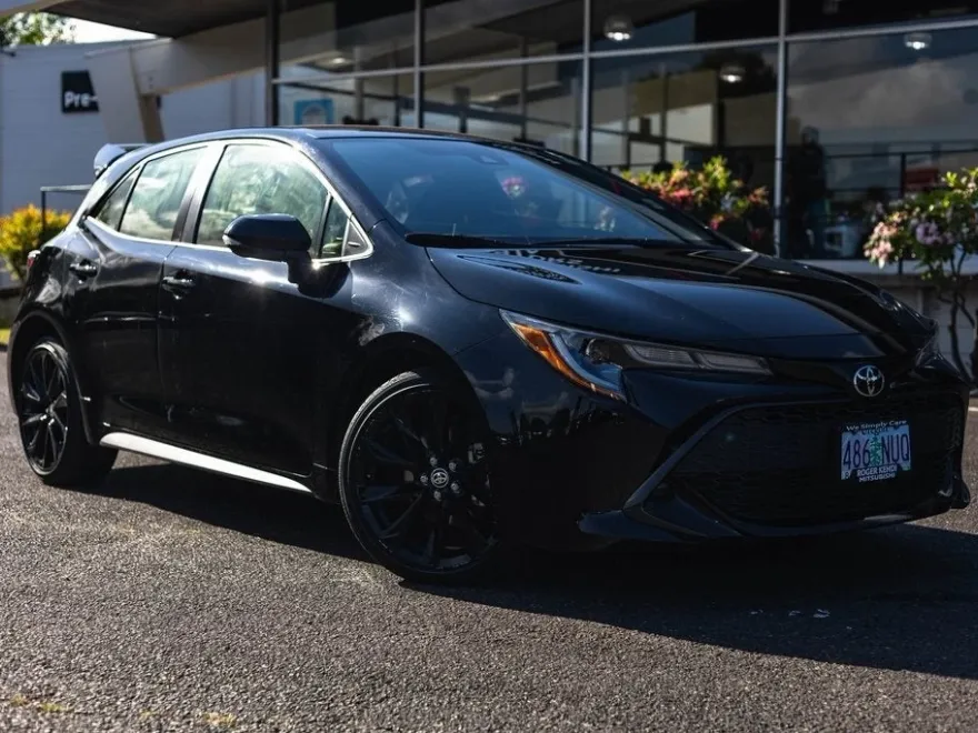 2022 Toyota Corolla SE photo 1