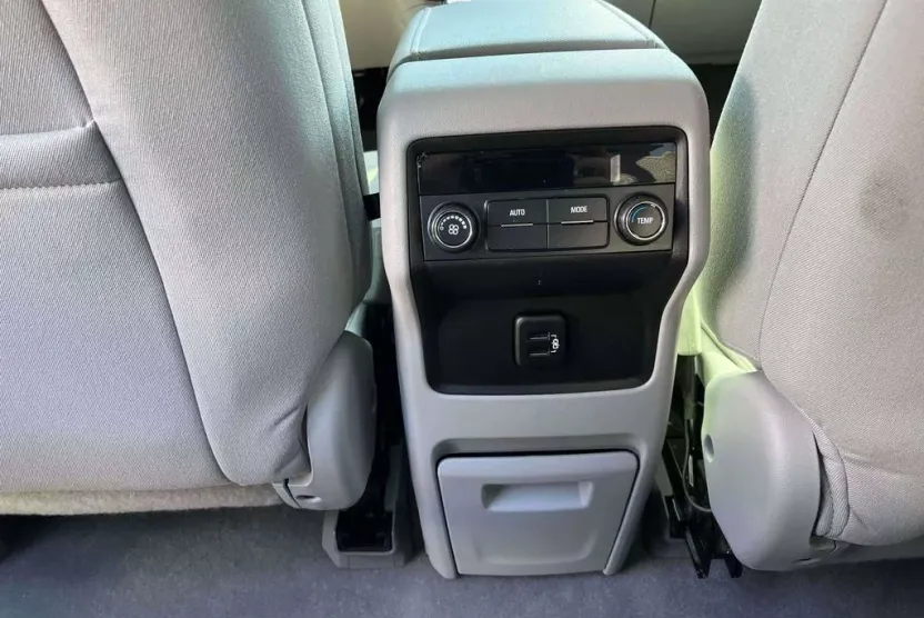 2017 Gmc Acadia SLE photo 1