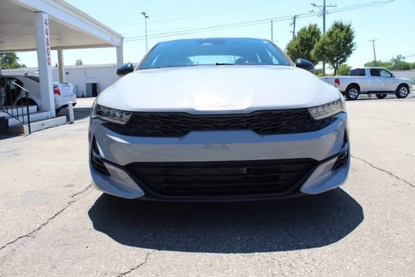 2022 Kia K5 GT-Line photo 1