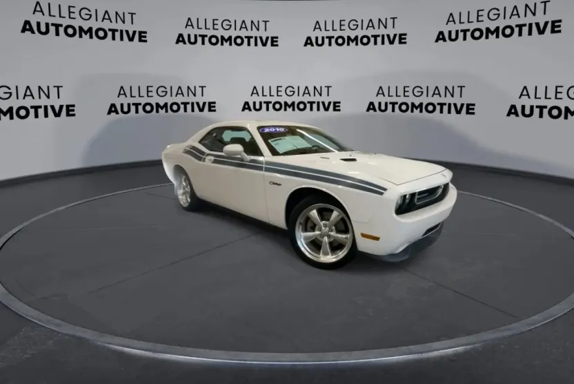 2010 Dodge Challenger R/T photo 1