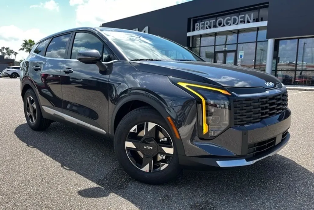 2026 Kia Sportage LX photo 1