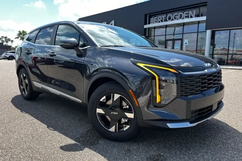 2026 Kia Sportage LX photo 1