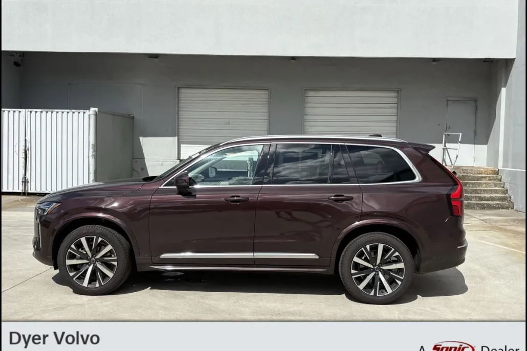 2025 Volvo XC90 Core photo 1