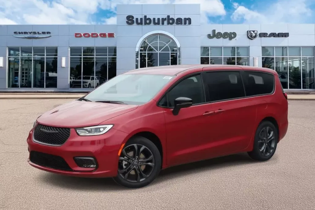 2026 Chrysler Pacifica photo 1