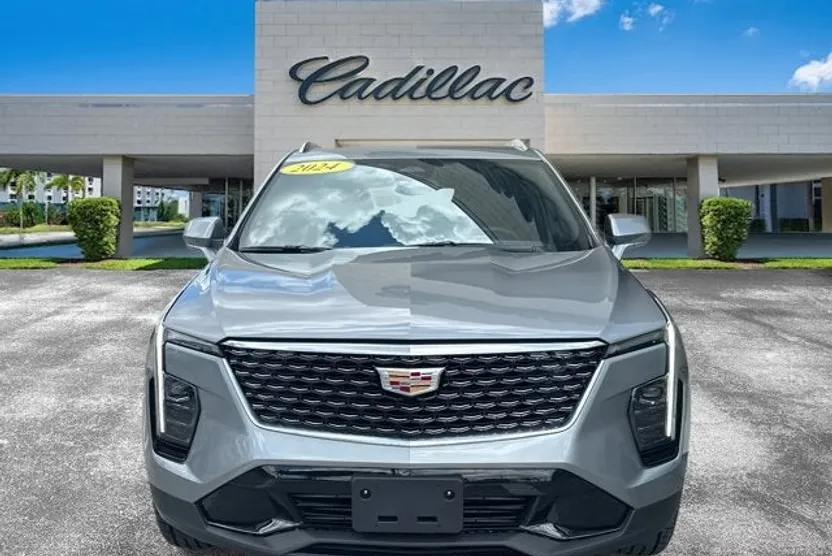 2024 Cadillac XT4 Premium Luxury photo 1