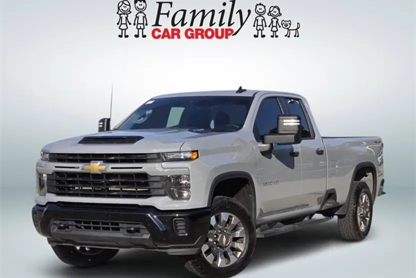 2024 Chevrolet Silverado 2500HD Custom photo 1