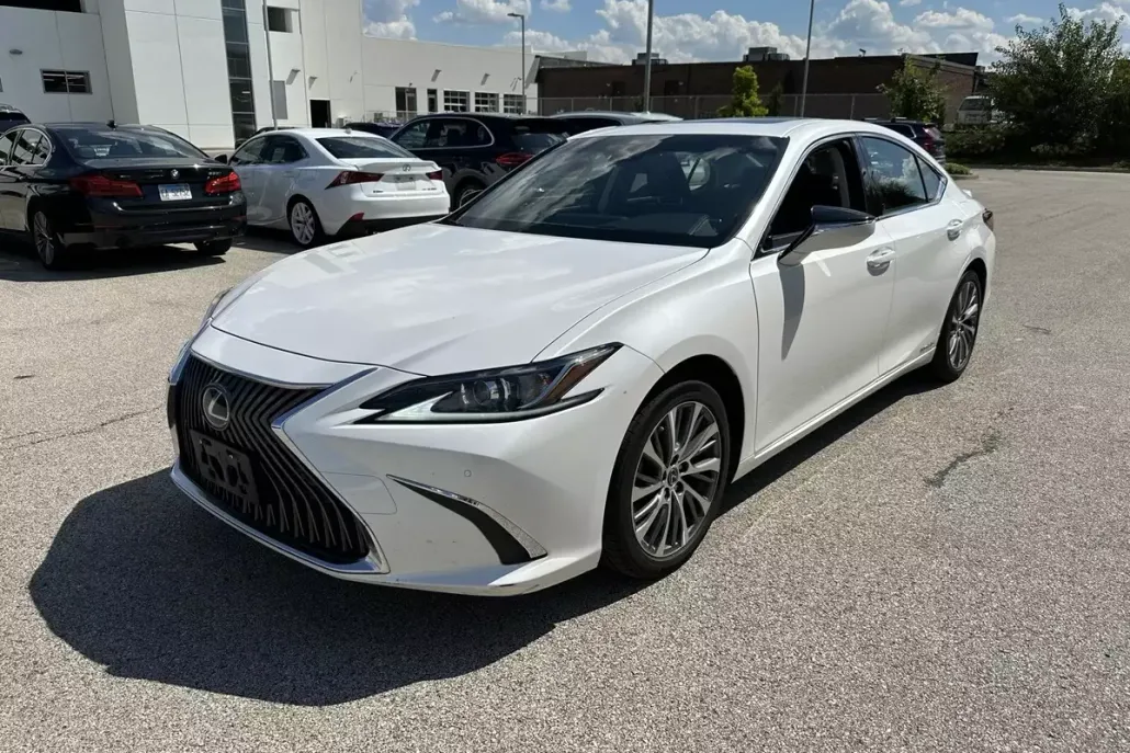 2019 Lexus ES 300h Premium photo 1