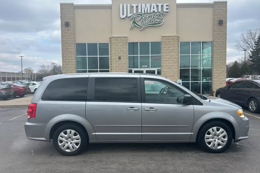 2016 Dodge Grand Caravan SE photo 1