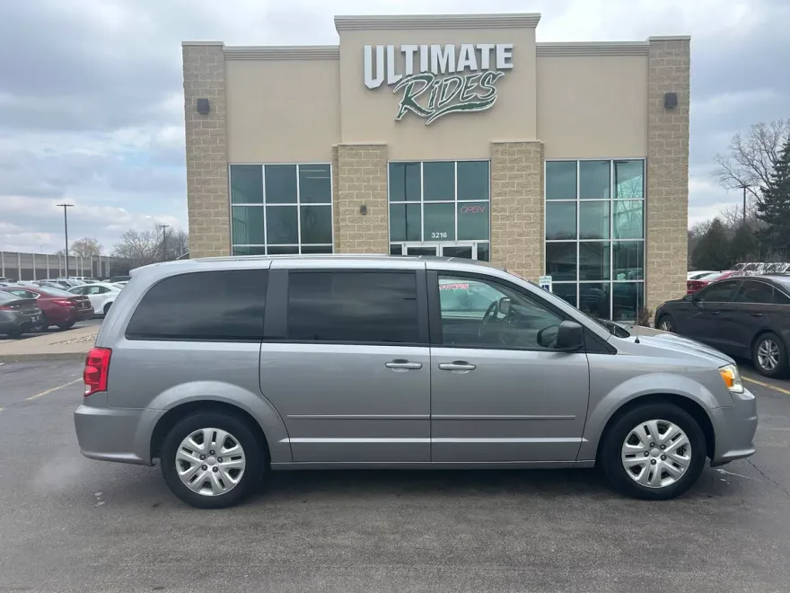 2016 Dodge Grand Caravan SE photo 1