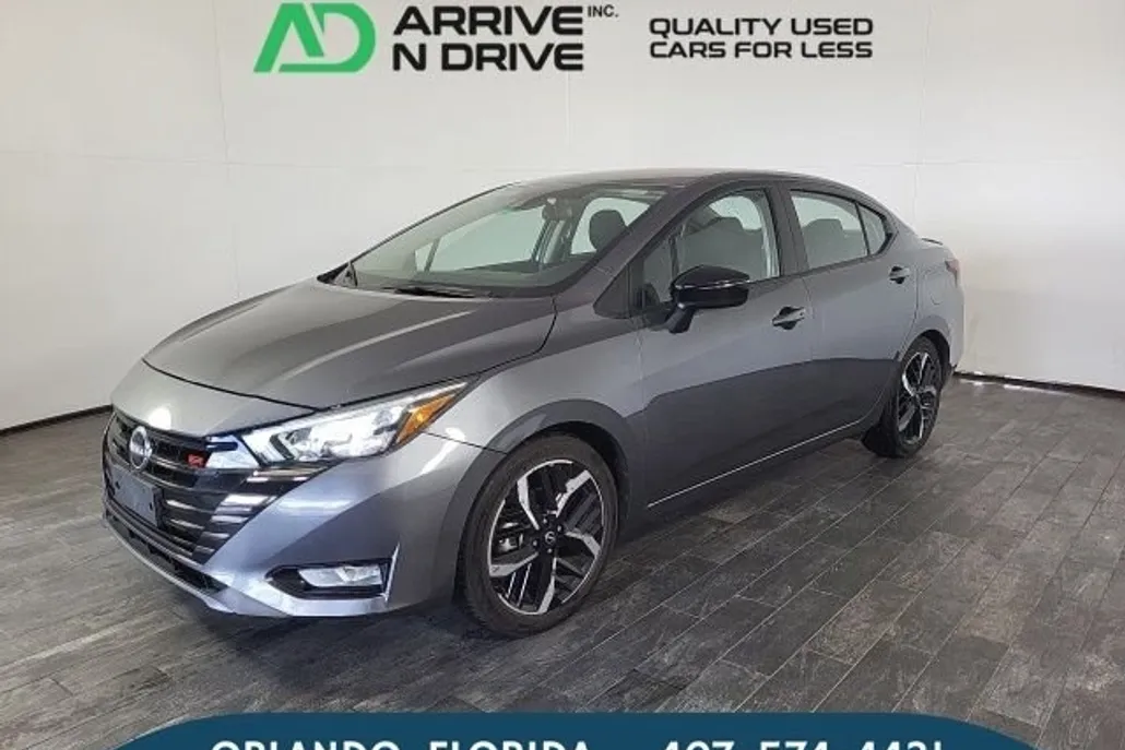 2024 Nissan Versa SR photo 1