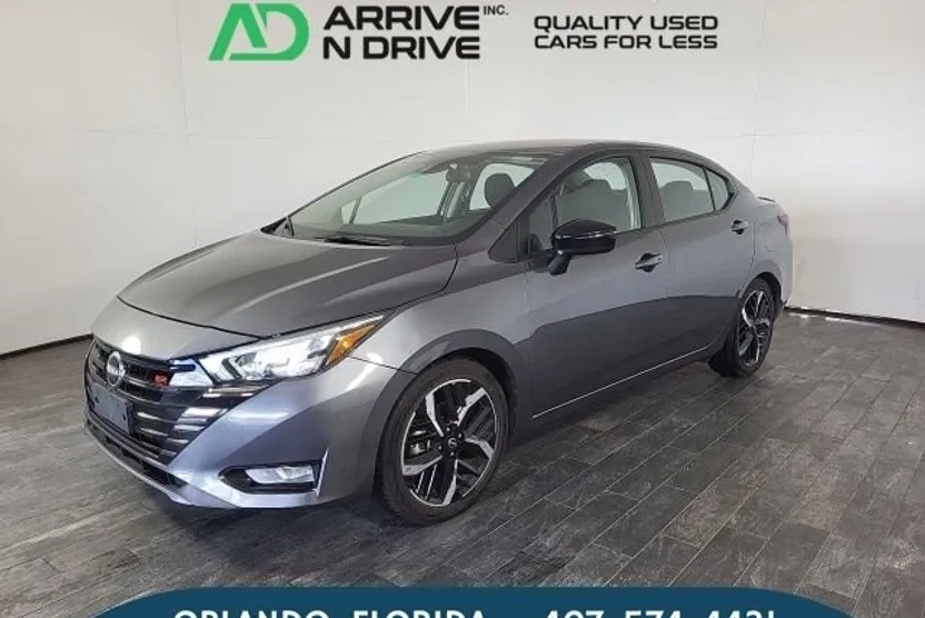 2024 Nissan Versa SR photo 1