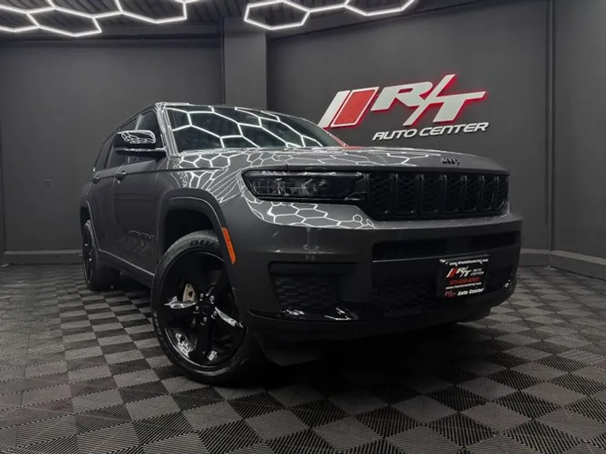 2023 Jeep Grand Cherokee Limited photo 1