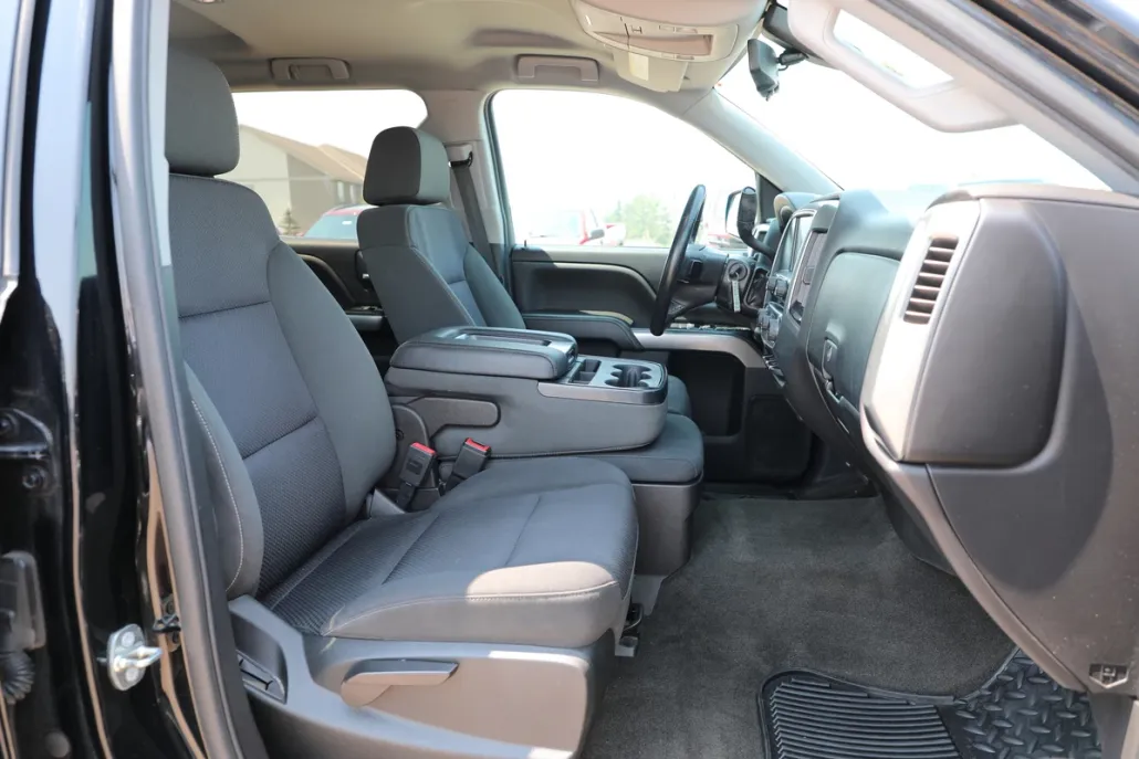 2018 Chevrolet Silverado 1500 LT photo 1