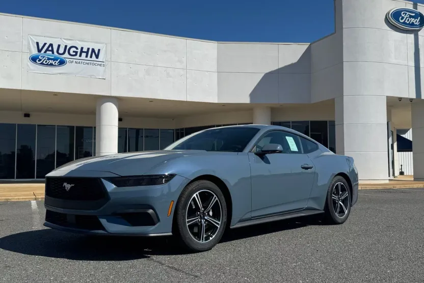 2025 Ford Mustang EcoBoost photo 1