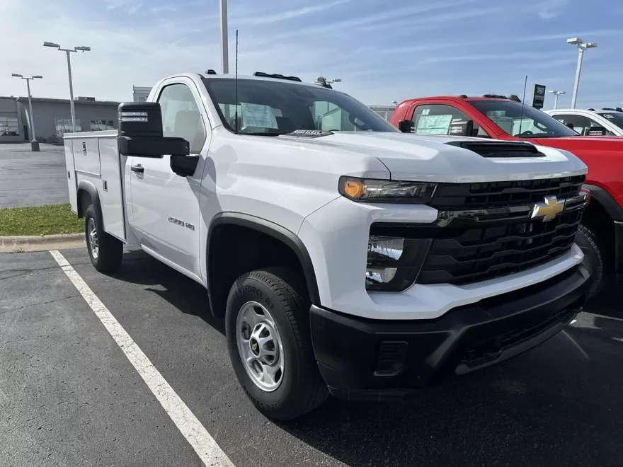 2024 Chevrolet Silverado 2500HD photo 1
