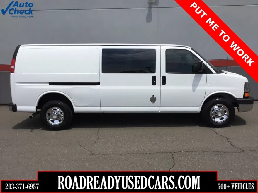 2017 Chevrolet Express 3500 Work Van photo 1