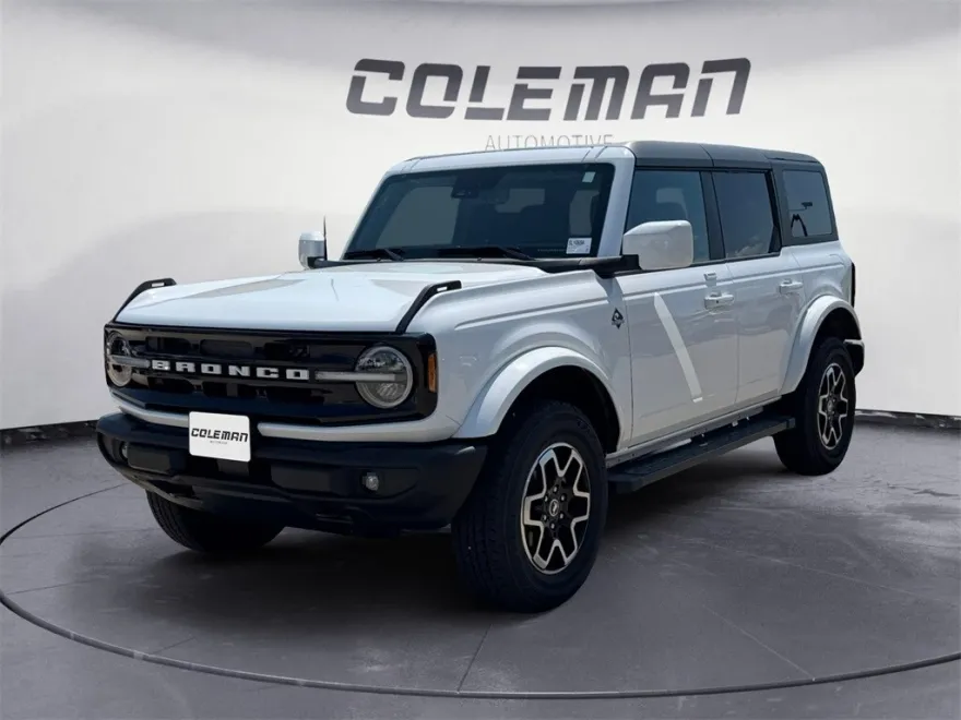 2023 Ford Bronco Outer Banks photo 1