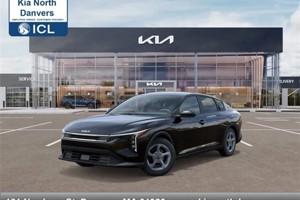 2025 Kia K4 LXS photo 1