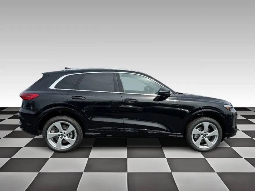 2025 Audi Q5 Premium Plus photo 1