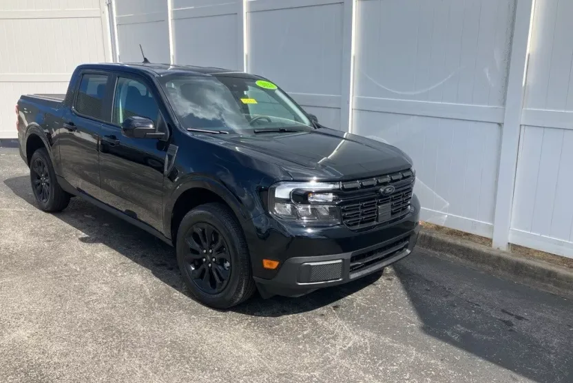 2024 Ford Maverick Lariat photo 1