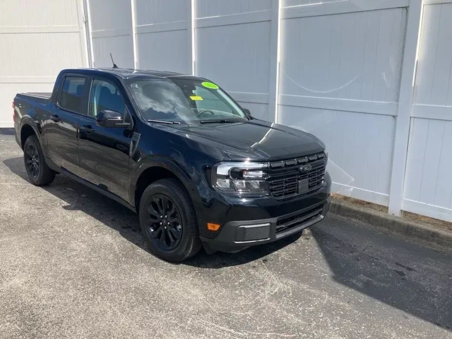 2024 Ford Maverick Lariat photo 1