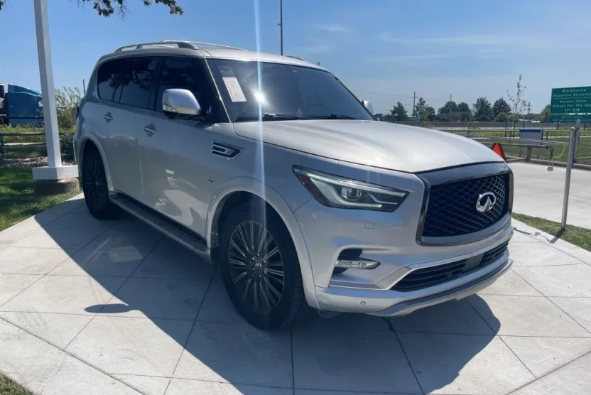 2019 Infiniti QX80 Limited photo 1