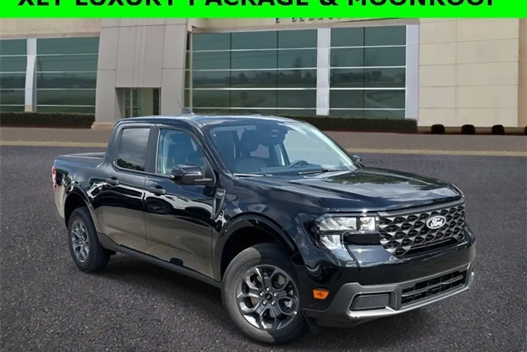 2025 Ford Maverick XLT photo 1