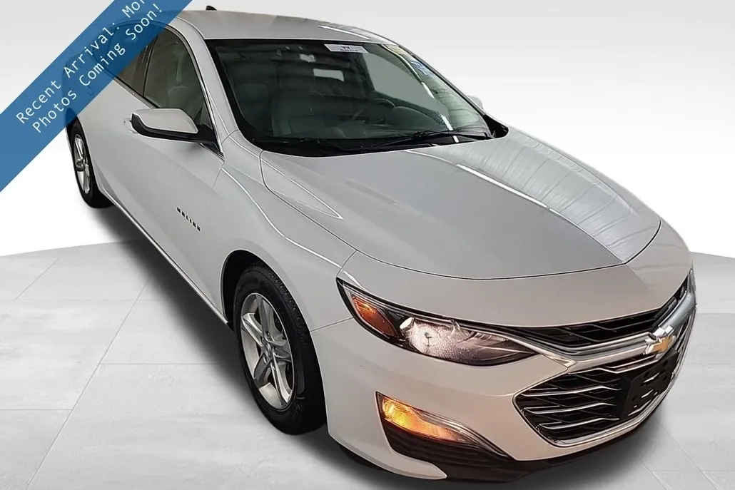 2022 Chevrolet Malibu LS photo 1
