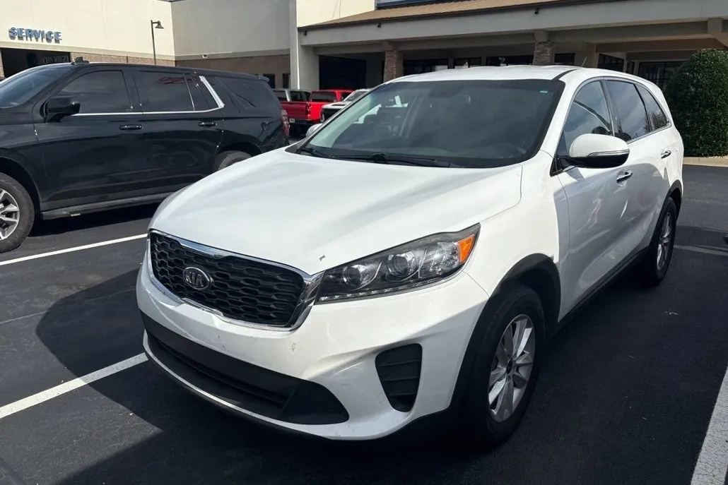 2019 Kia Sorento LX photo 1