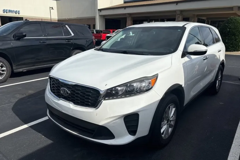 2019 Kia Sorento LX photo 1