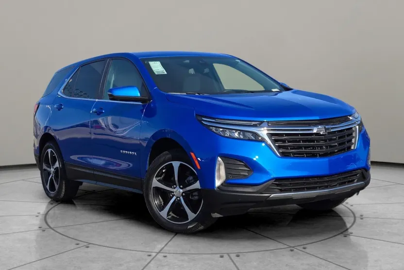 2024 Chevrolet Equinox LT photo 1