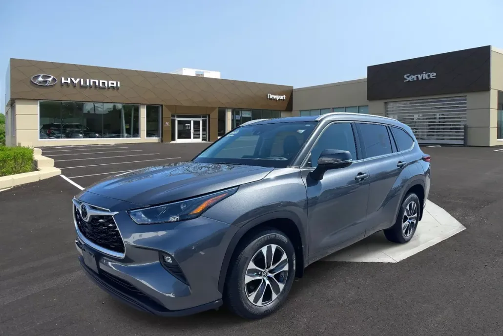 2022 Toyota Highlander XLE photo 1